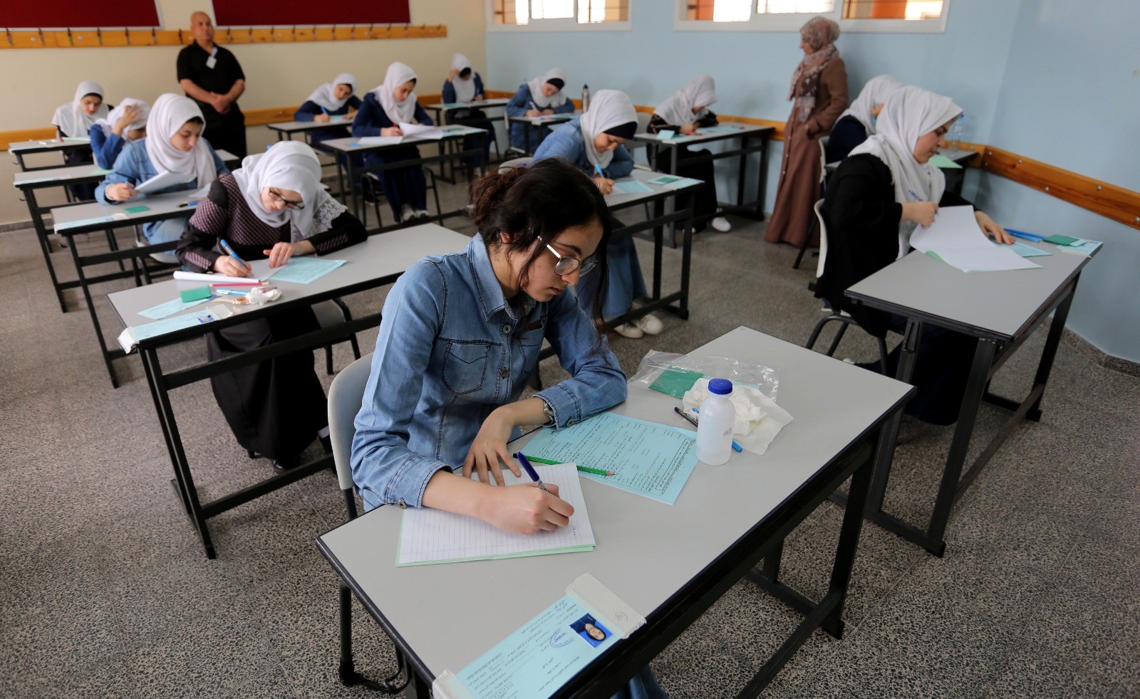 التعليم بغزة تحدد موعد توزيع أرقام جلوس طلبة الثانوية العامة