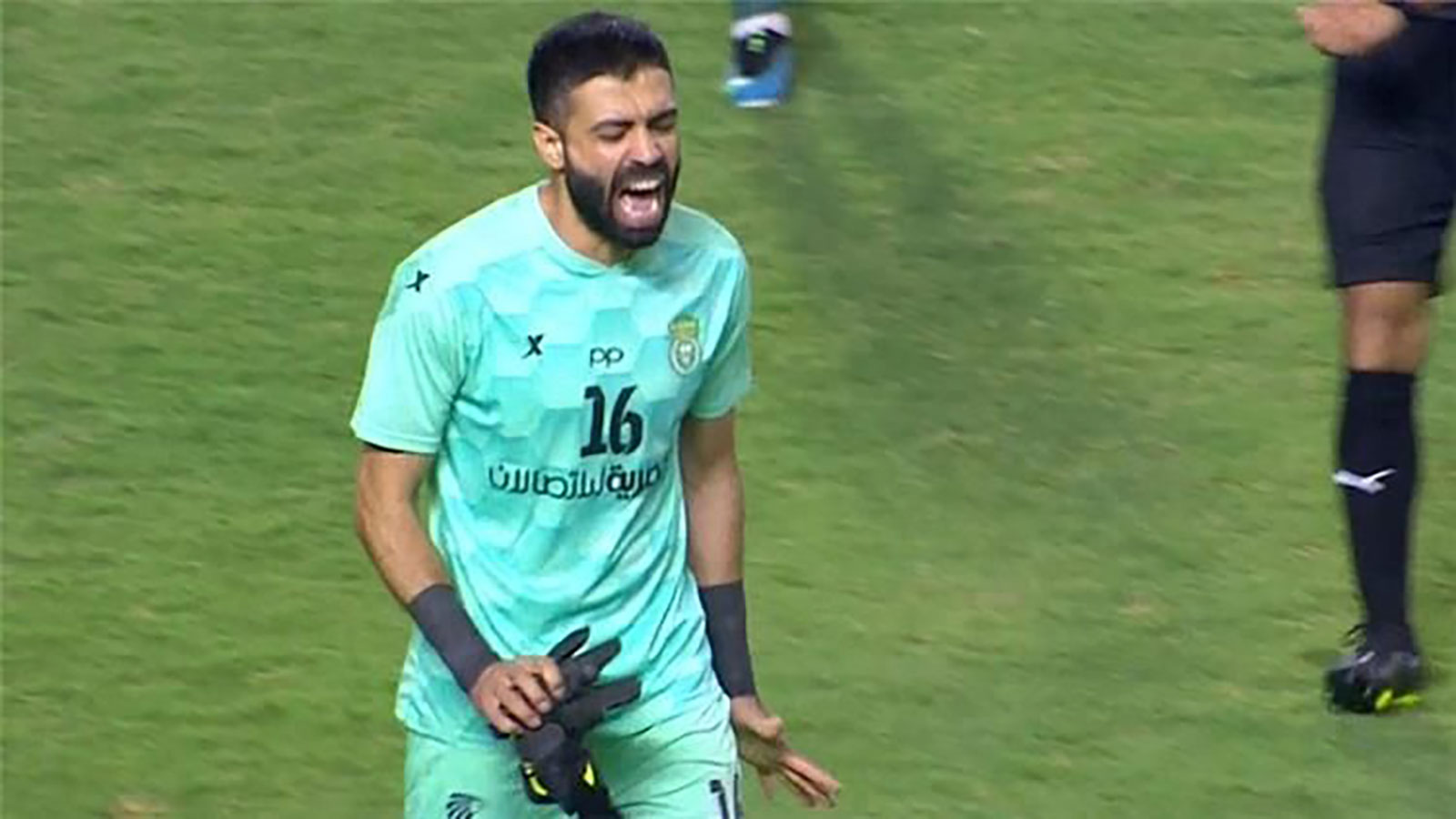 بكلمات مؤثرة.. اعتزال حارس الاتحاد السكندري بعد الهجوم ضده