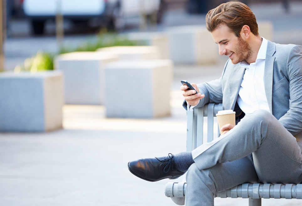 المخاطر الصحية الناجمة عن عادة الجلوس ووضع الساق فوق الأخرى