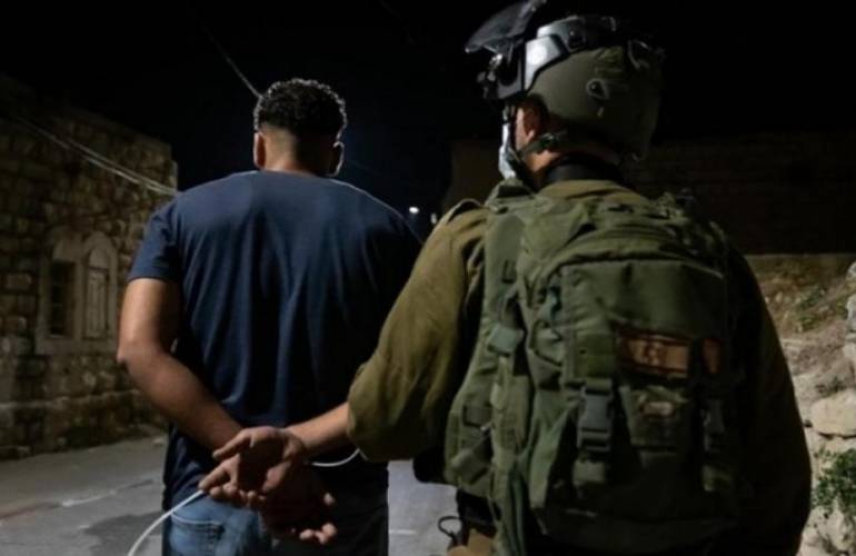 الاحتلال يعتقل شابين عند حاجز زعترة جنوب نابلس