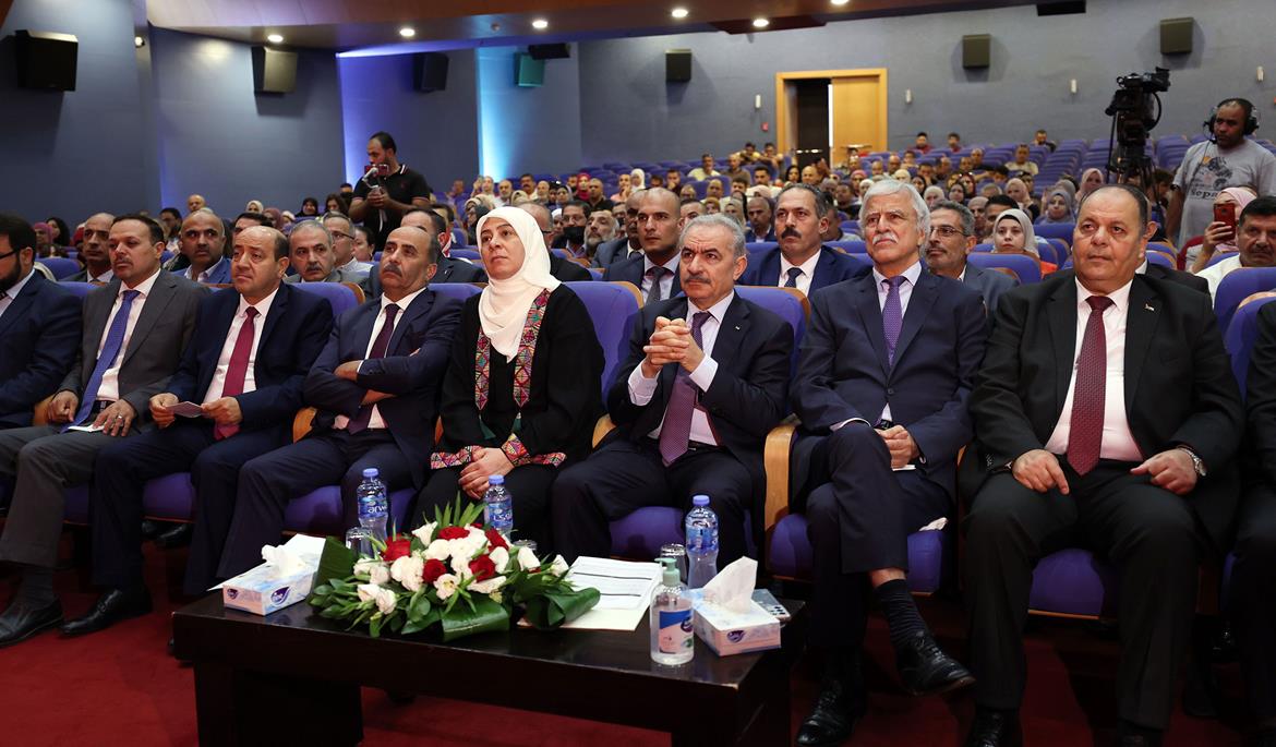 اشتية: قرار هدم مدرسة عين سامية يُمثّل حربًا على الهوية الفلسطينية