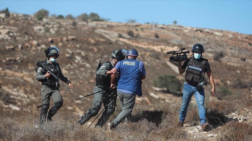 خلال شهر تموز.. تسجيل 66 انتهاكاً للاحتلال ضد الصحفيين الفلسطينيين