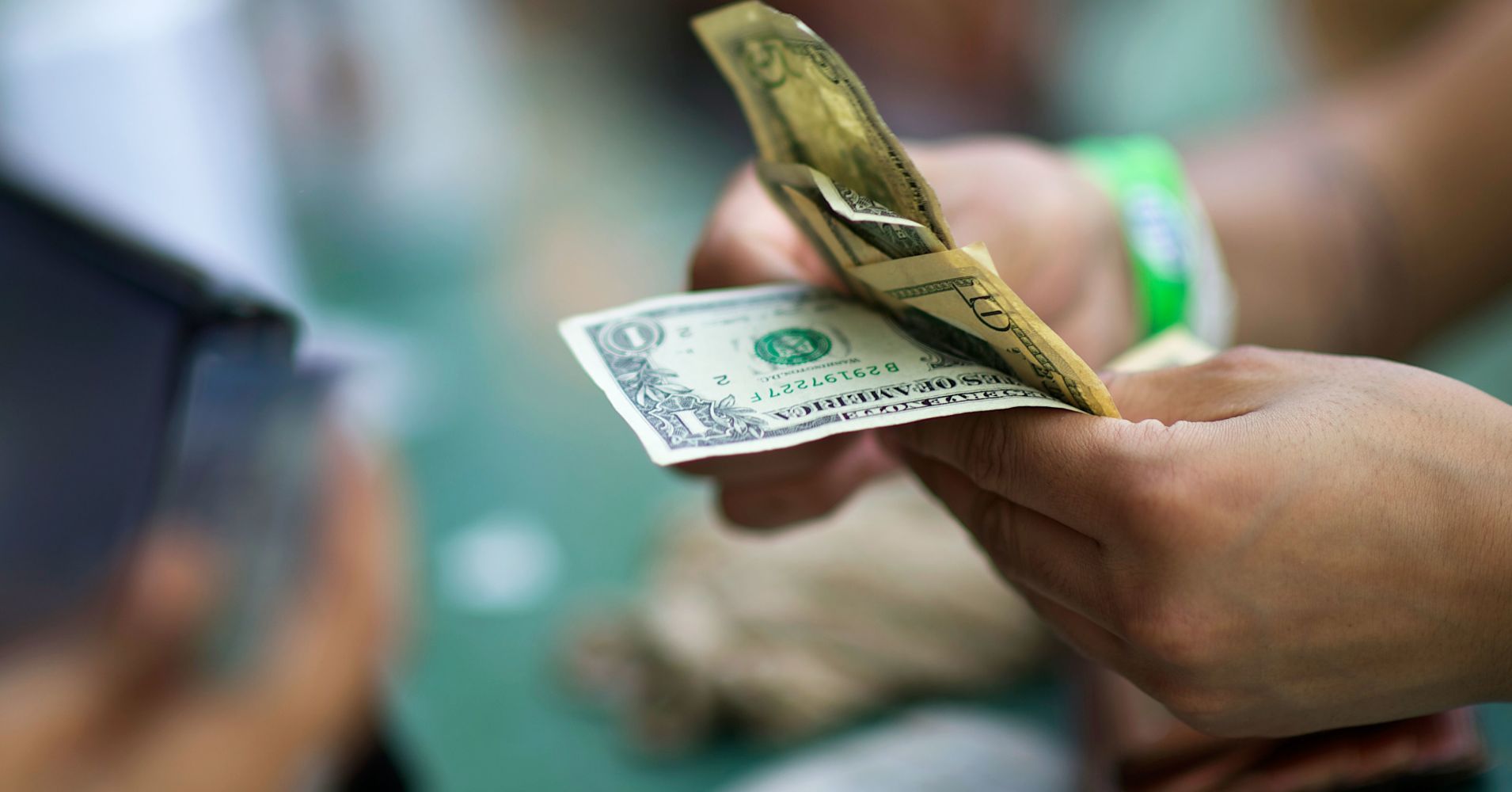 يوم الجمعة السوداء.. ارتفاع الإنفاق الأمريكي عبر الإنترنت 3.2%