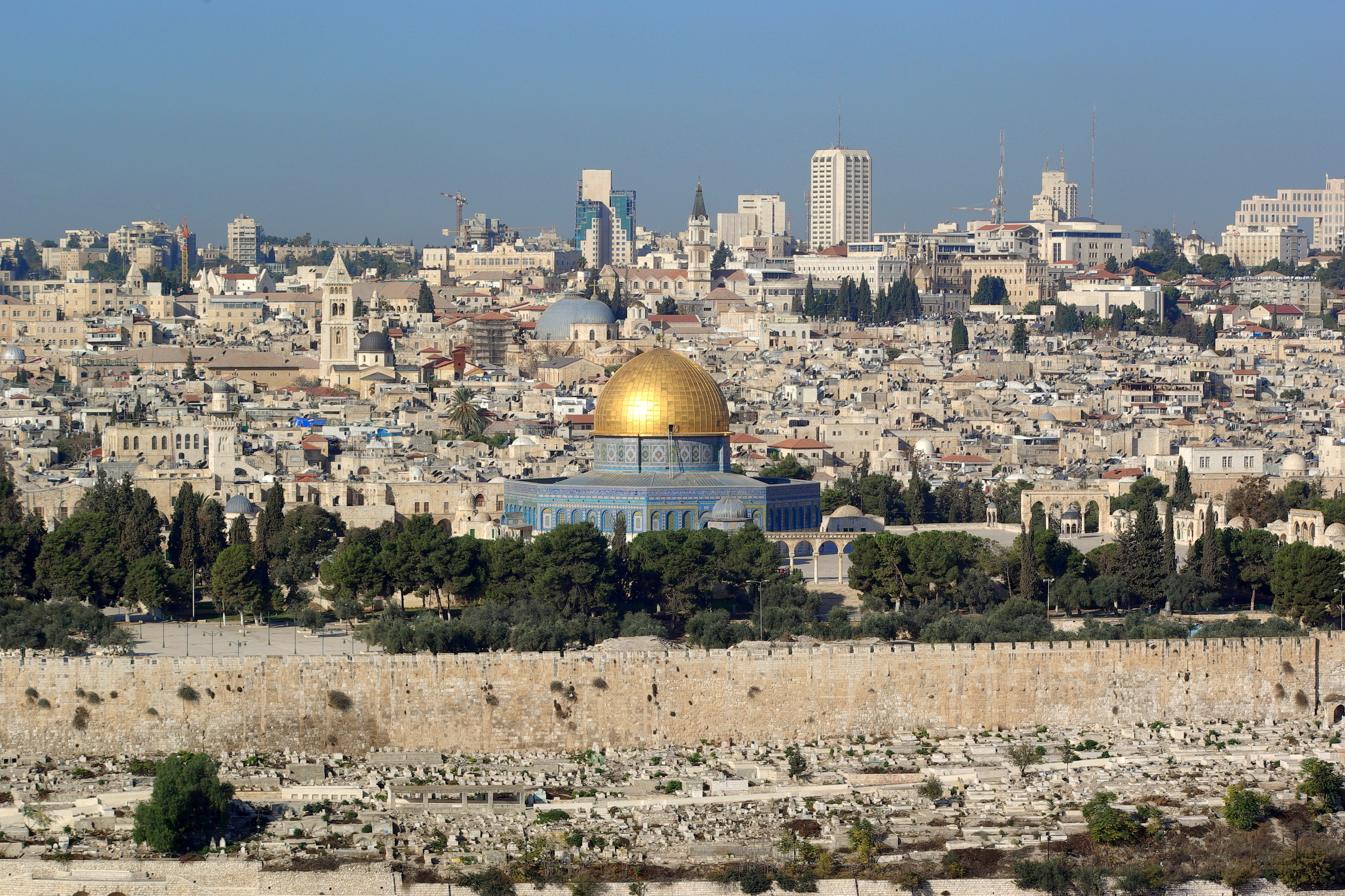 محافظة القدس ترصد انتهاكات الاحتلال الخاصة بالأسرى وأوامر الهدم