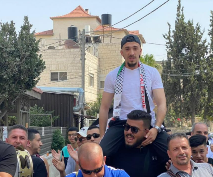 سلطات الاحتلال تُفرج عن أسيرين مقدسيين