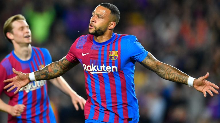 بوروسيا دورتموند يضع نجم برشلونة ممفيس ديباي ضمن دائرة اهتماماته