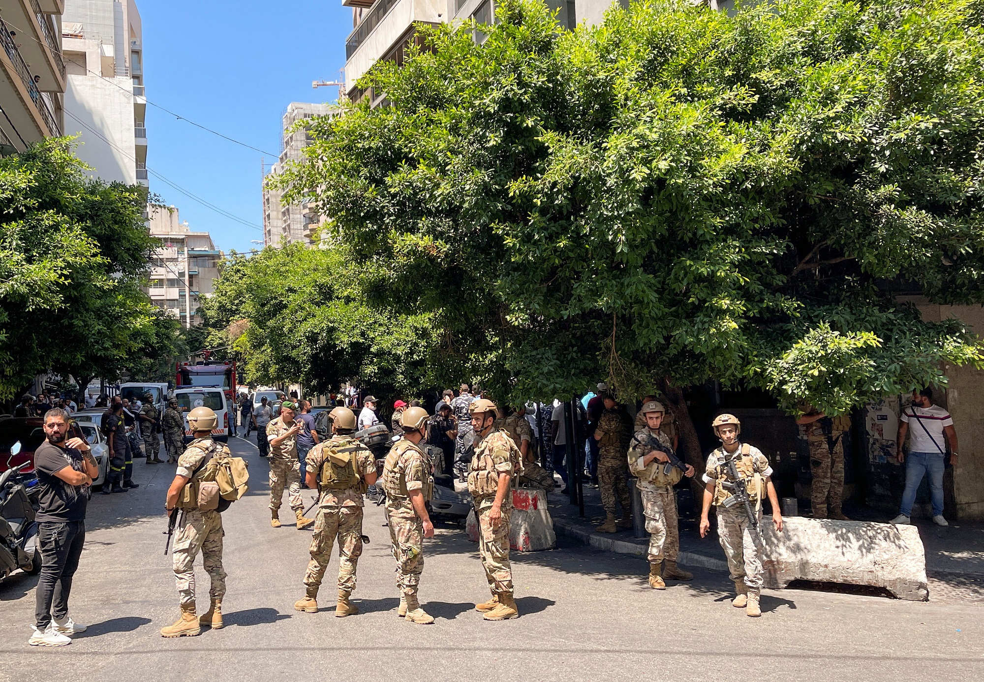 انتهاء أزمة محتجز الرهائن في بنك بلبنان والإفراج عنه خلال ساعات
