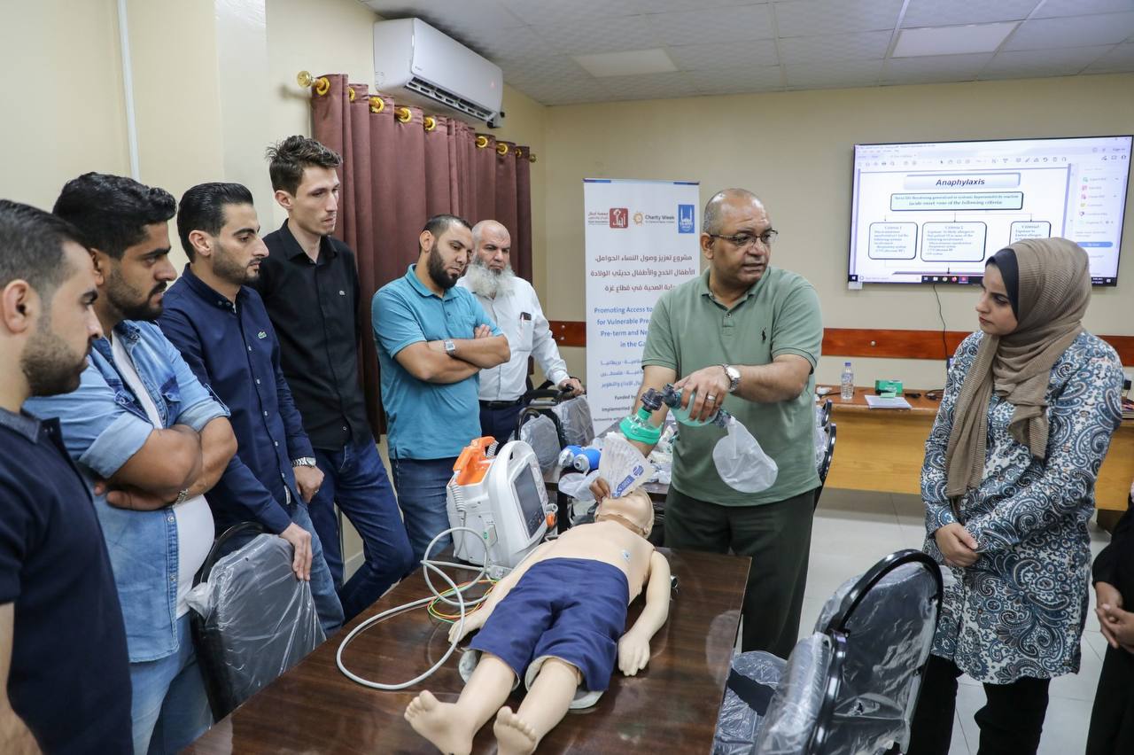 أجيال والإغاثة الاسلامية تطلقان برنامجً تدريبياً لـ100 طبيب