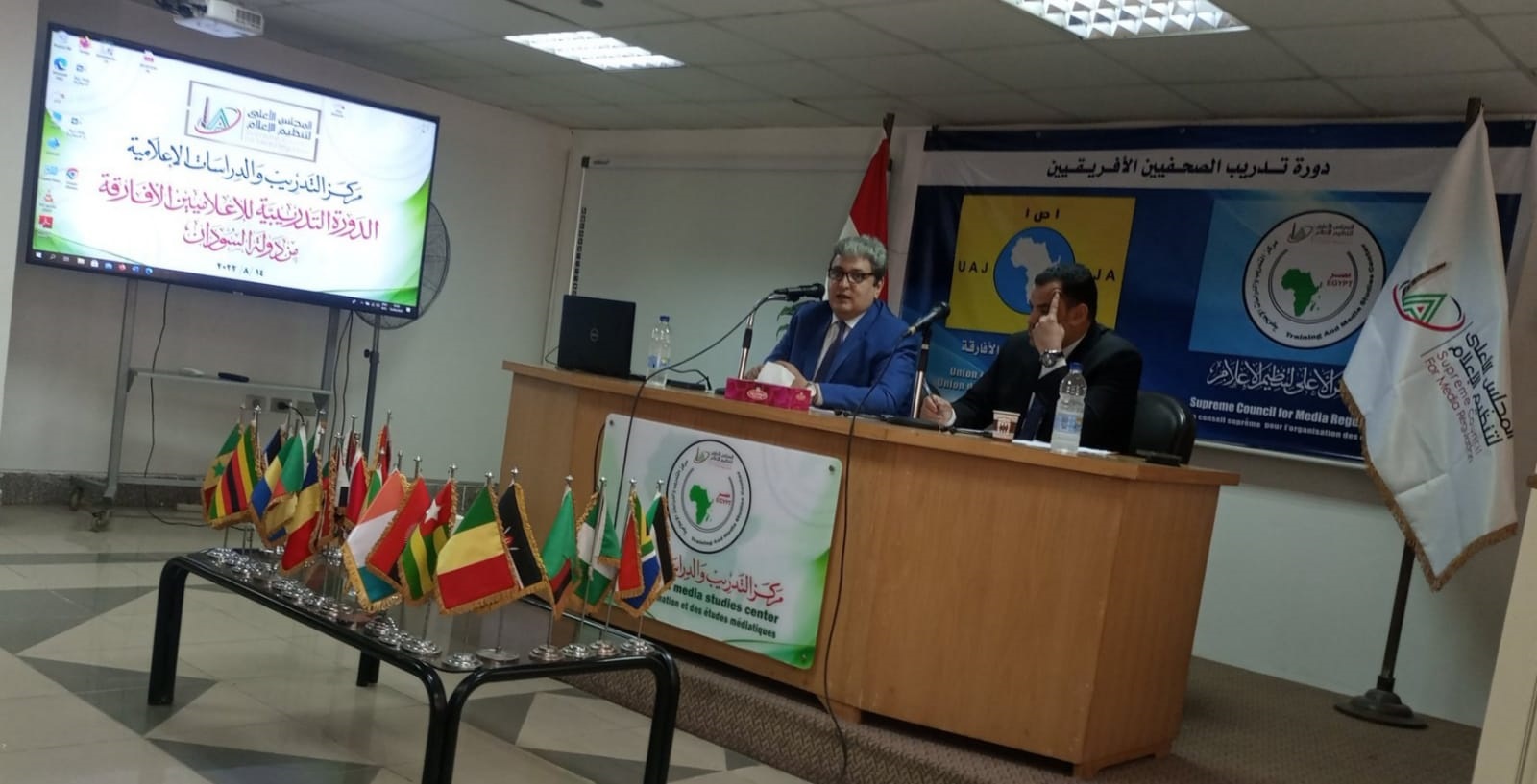 رئيس المنظمة العربية لحقوق الإنسان يشارك في دورة تدريب الصحفيين الأفارقة