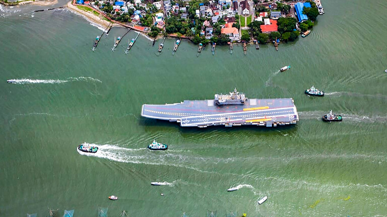 الهند تعلن عن تدشين أول حاملة طائرات محلية الصنع