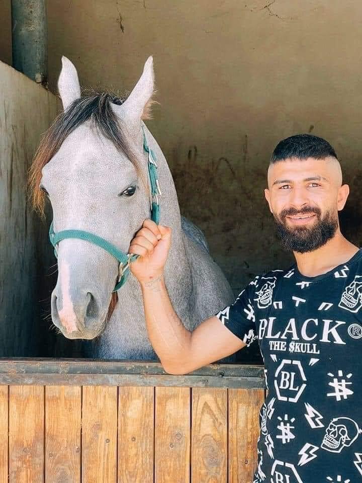 شهيد وثلاثة مصابين عقب محاصرتهم وحرق مركبتهم في نابلس