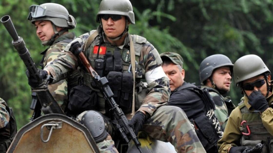 طاجيكستان تبدأ قصف مواقع حرس الحدود القيرغيزي