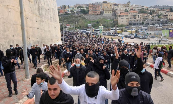 الاحتلال يمنع عشرات من فلسطينيو الداخل من الوصول إلى الأقصى