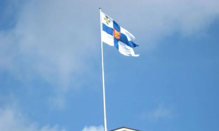 فنلندا تغلق حدودها أمام السياح الروس