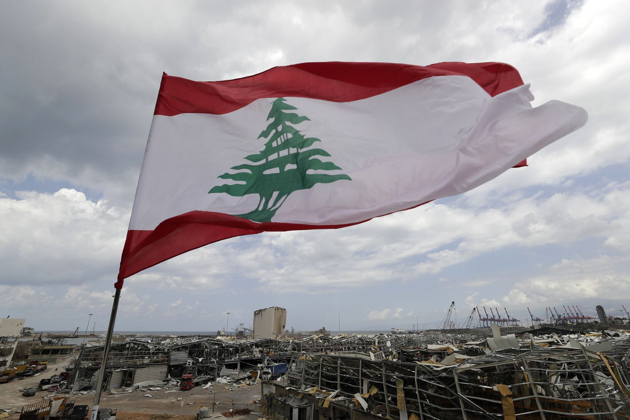 إبطال ميزات نائبان في البرلمان اللبناني