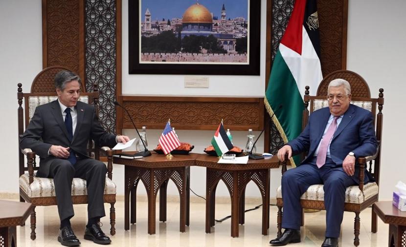 صحيفة عبرية: عباس جهّز هذه المطالب قبيل وصول بلينكن رام الله