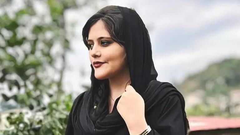 السلطات الإيرانية تعتقل والد مهسا أميني مفجرة الاحتجاجات في البلاد