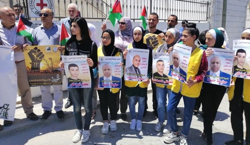 نابلس: وقفة إسناد للأسرى المضربين عن الطعام في سجون الاحتلال