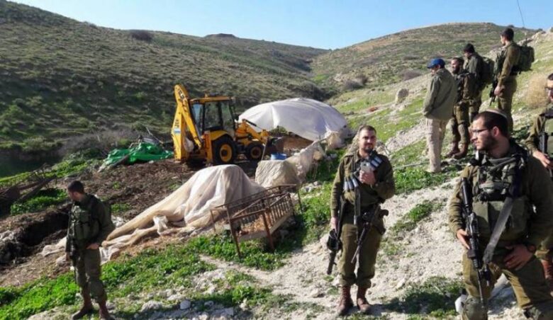 الاحتلال يُخطر بطرد عائلات من الأغوار بحُجة التدريبات العسكرية