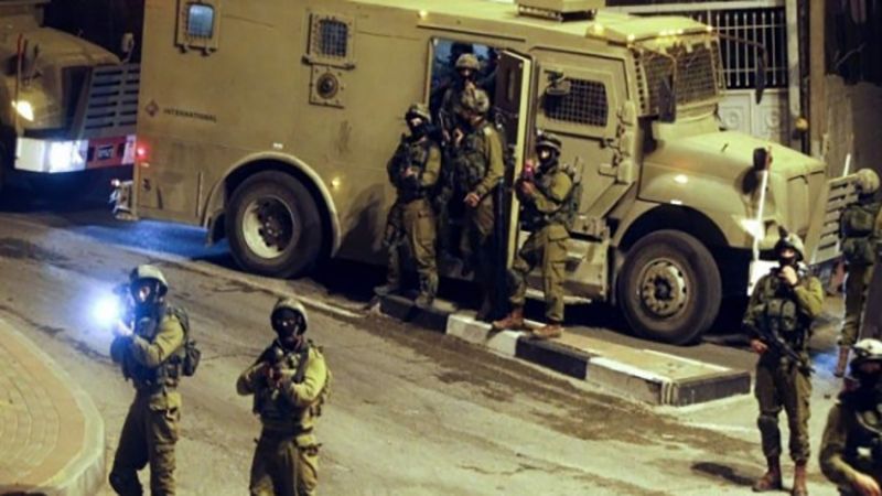 فيديو: الاحتلال يعتدي على بيت عزاء الشهيد التميمي بجبل أبو رمان
