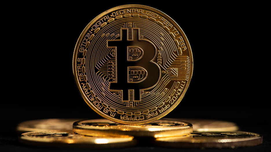 انفجار صعودي للعملات الرقمية وبيتكوين تحلق بقوة