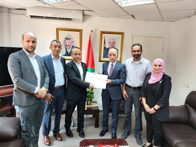 سلطة الأراضي الفلسطينية تُوقع عقد مشروع تطوير الإطار المرجعي الجيوديسي