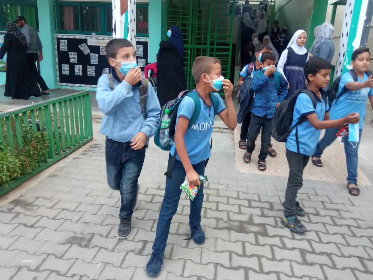 غزة.. إصابة عشرات الطلاب بالاختناق جراء إطلاق الاحتلال قنابل الغاز