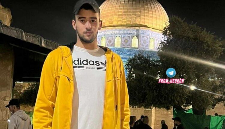 شاب في العيزرية - فايز دمدوم