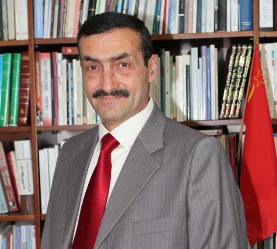 باحث أكاديمي يدعو السلطة لمحاكمة إبراهيم رمضان محافظ نابلس