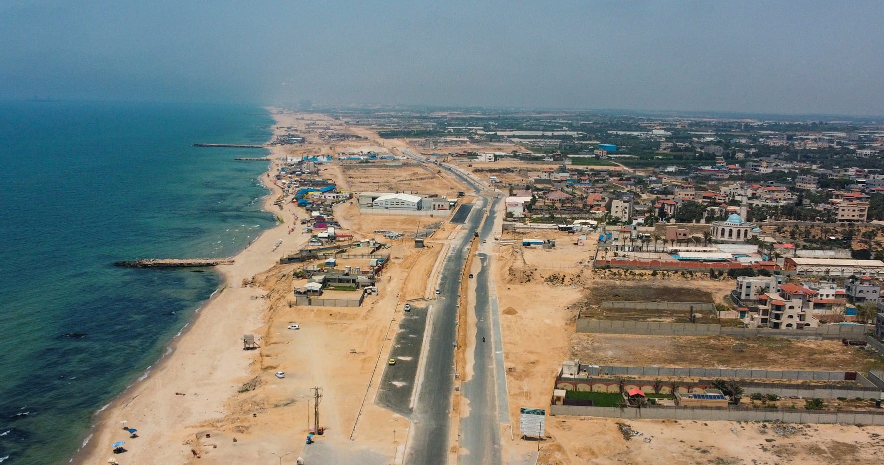 الكشف عن موعد الانتهاء من مشروع تطوير شارع الرشيد شمال غزة