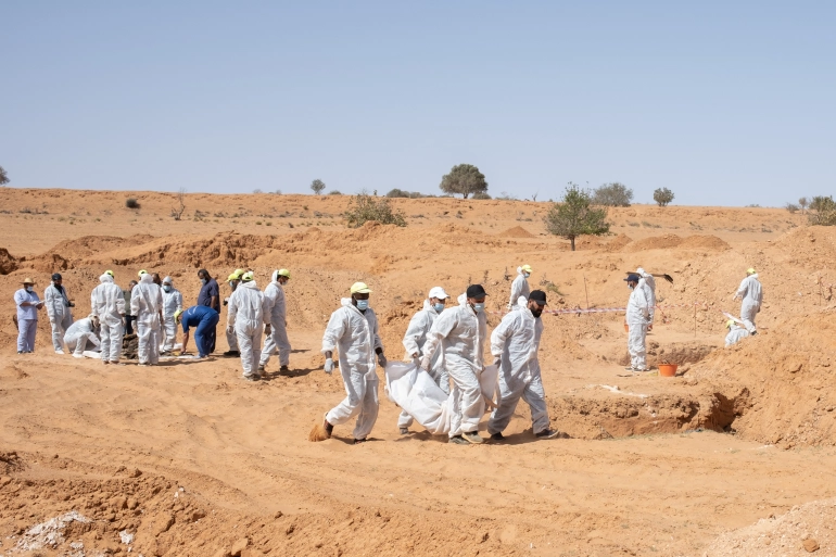 ليبيا.. العثور على مقبرة جماعية تضم 42 جثة في مدينة سرت