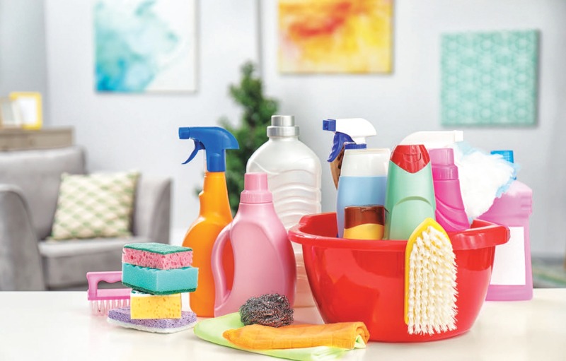 احذر المنظفات المنزلية.. قد تزيد خطر الإصابة بهذه الأنواع من السرطان