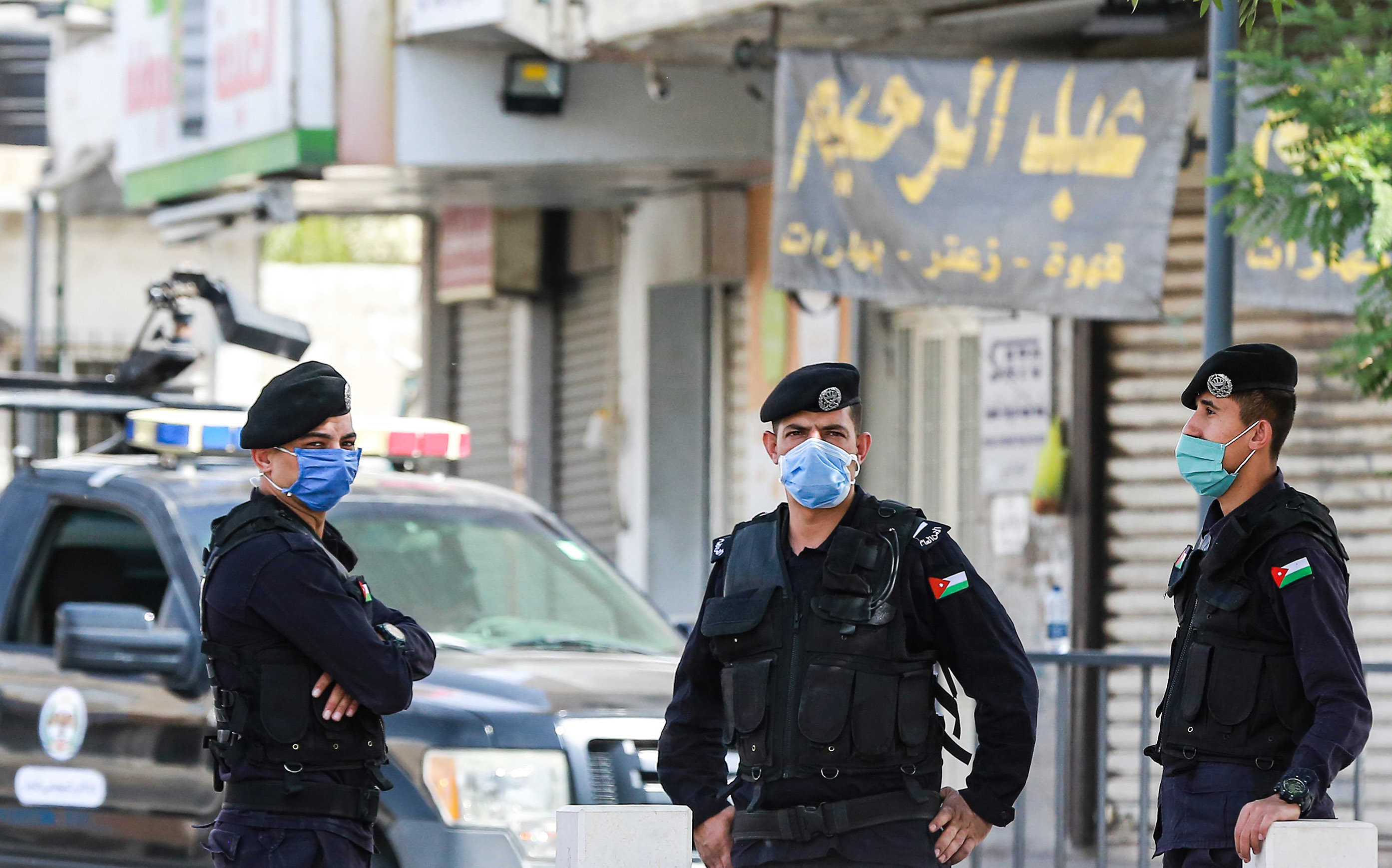 جريمة مروّعة.. أردني يطعن زوجته وابنته لهذا السبب
