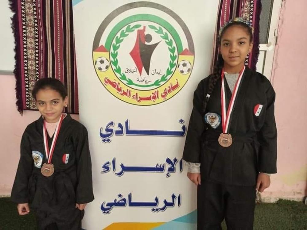 طفلتان فلسطينيتان تفوزان بالمركز الثالث في بطولة سورية رياضية