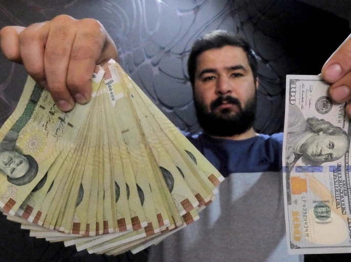 الريال الإيراني انخفض بنسبة 40% مقابل الدولار منذ أغسطس الماضي