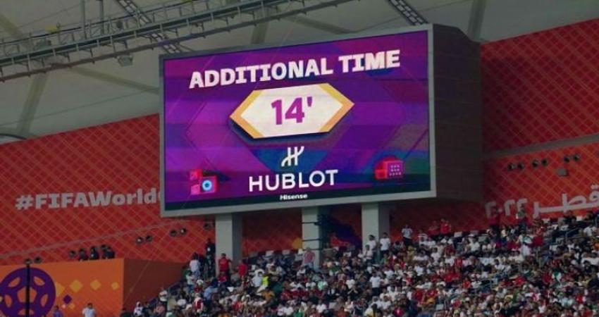 لماذا يحتسب الحُكام وقتاً ضائعاً طويلاً في مباريات مونديال قطر 2022؟