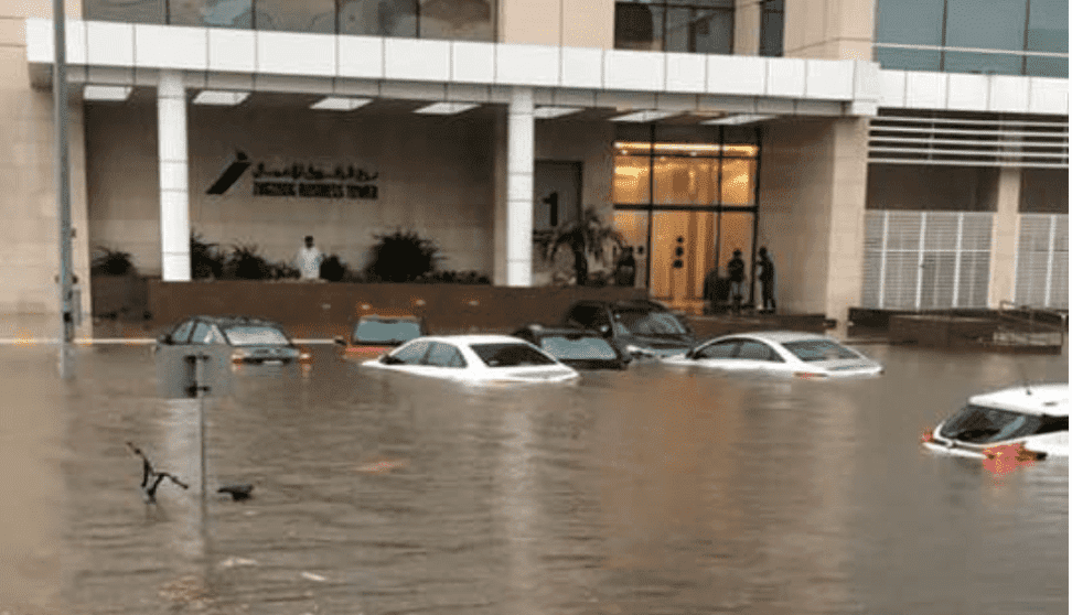 أرصاد مصر: لن تتأثر البلاد بالسحب الضخمة التي سببت السيول بجدة