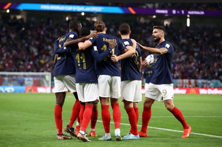فرنسا تتأهل للدور الثاني في كأس العالم بعد الفوز على الدنمارك