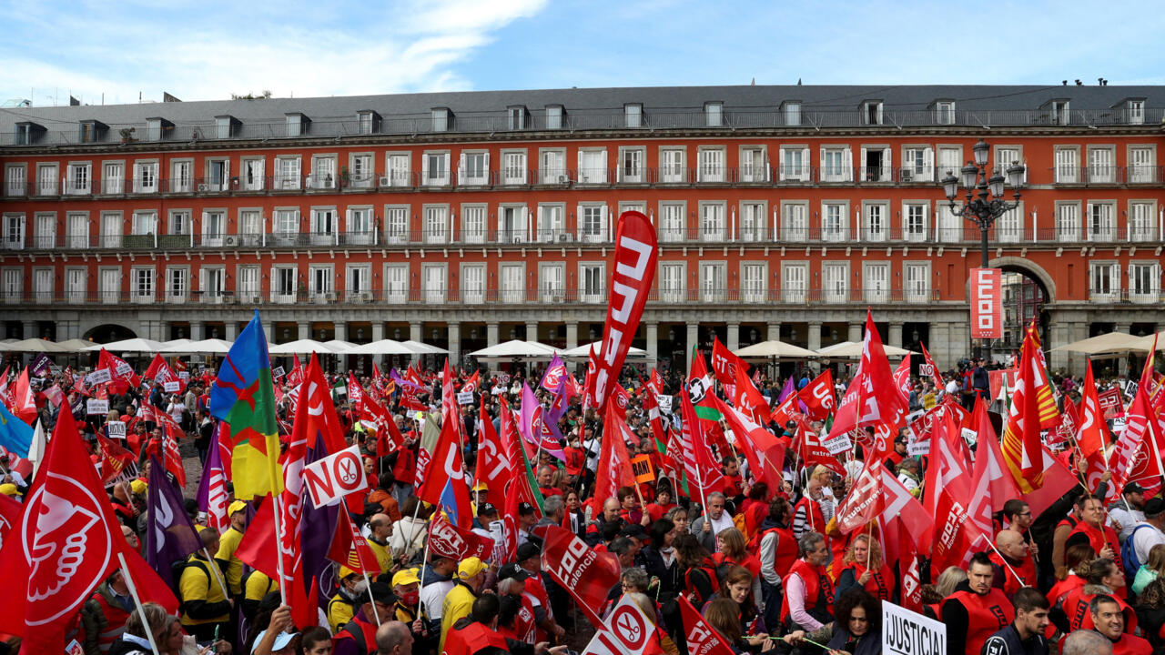 إسبانيا.. الآلاف يتظاهرون في مدريد للمطالبة بزيادة الأجور