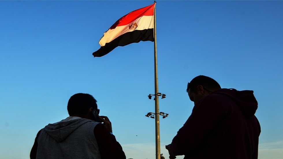 مصر: ضبط 5 أشخاص متورطين بسرقة خط بترول
