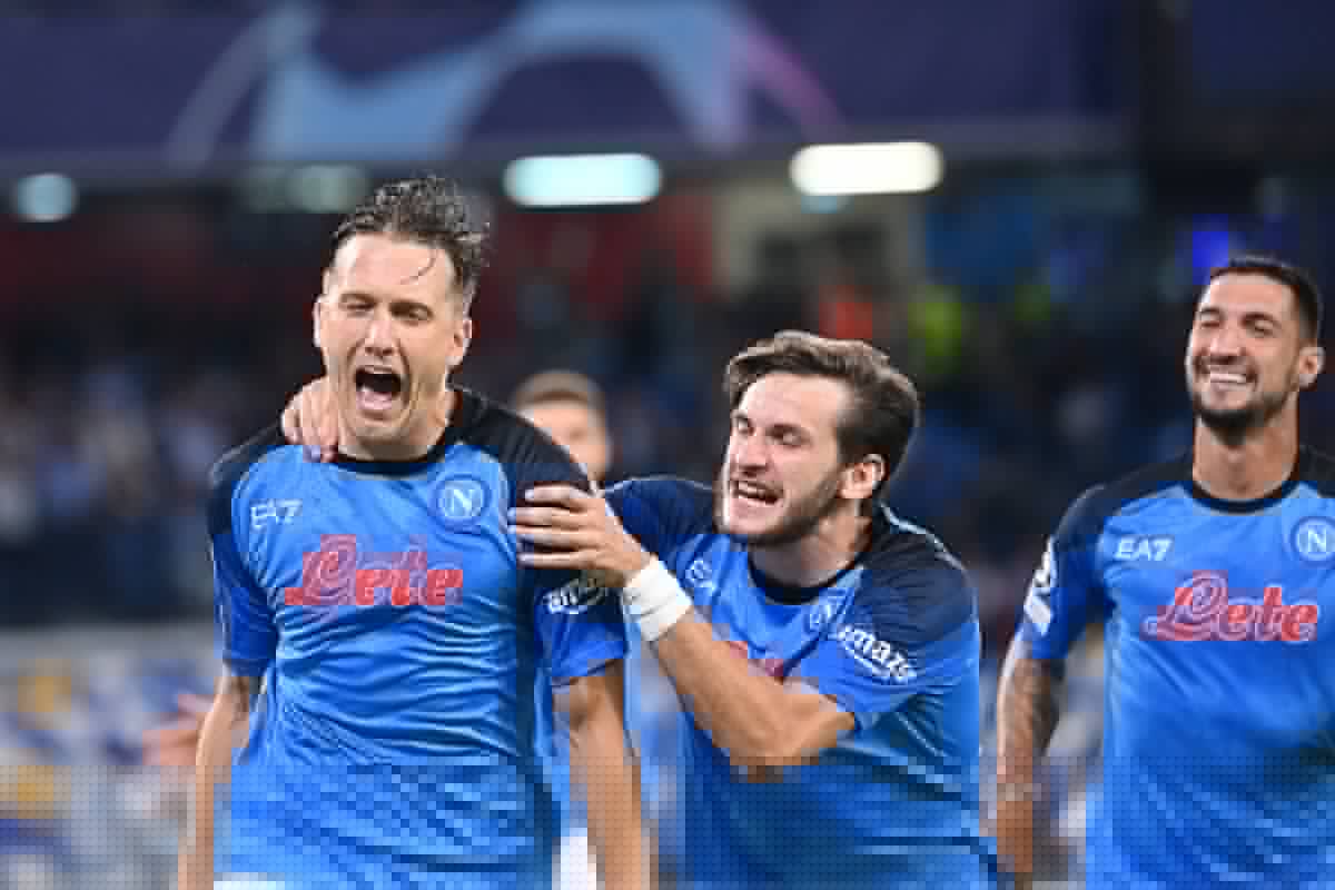 نابولي يعزز تفوقه في الدوري الإيطالي ويسحق تورينو برباعية