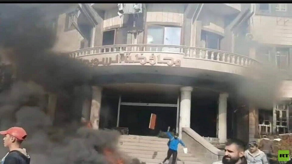 مجهولون يُنفذون هجمات ضد مرافق حكومية بمدينة السويداء السورية