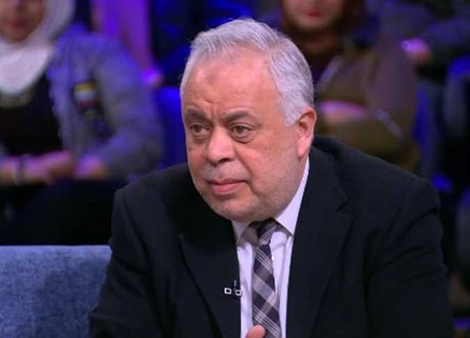 أول تعليق من أشرف زكي على إحالة منة شلبي للمحاكمة الجنائية