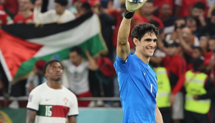 فيفا ترشح ياسين بونو