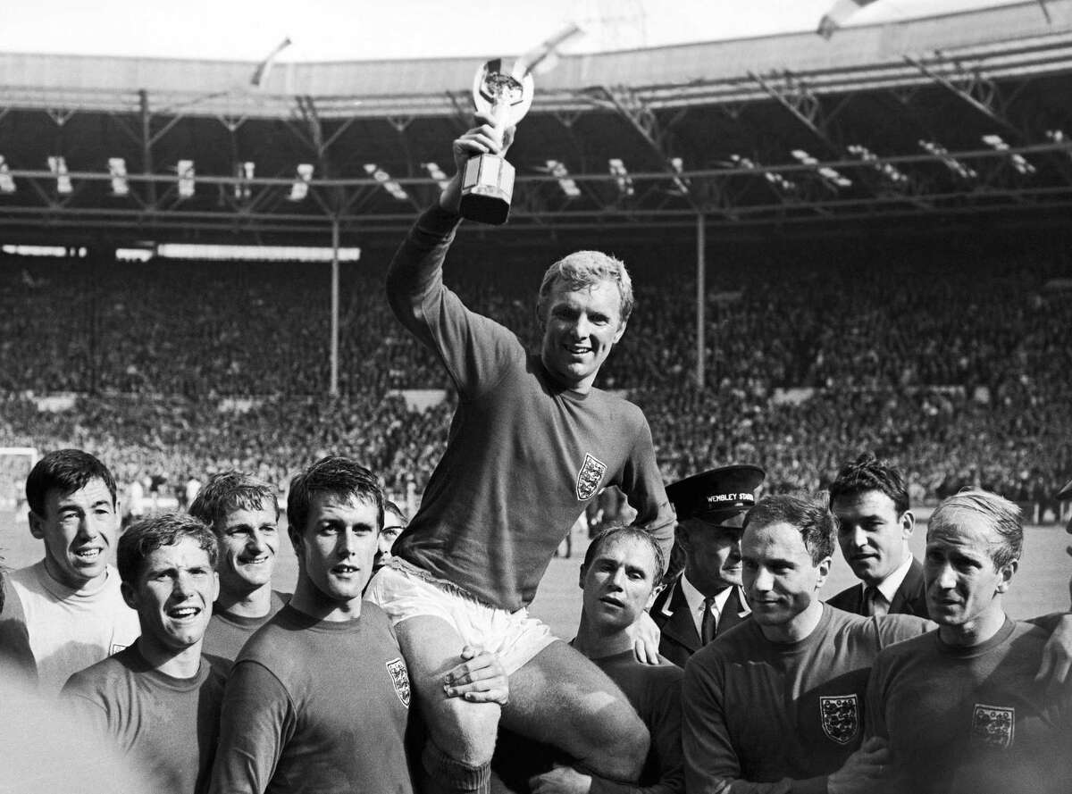 لاعب الأسود الثلاثة.. وفاة جورج كوهين بطل العالم لكرة القدم عام 1966