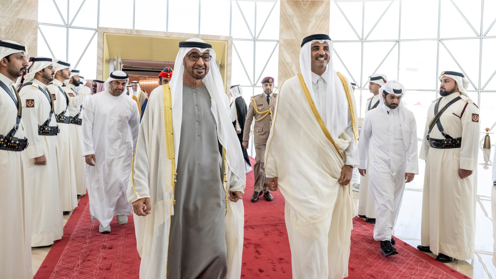 اتصال بين رئيس الإمارات وأمير قطر لبحث العلاقات والتعاون المشترك