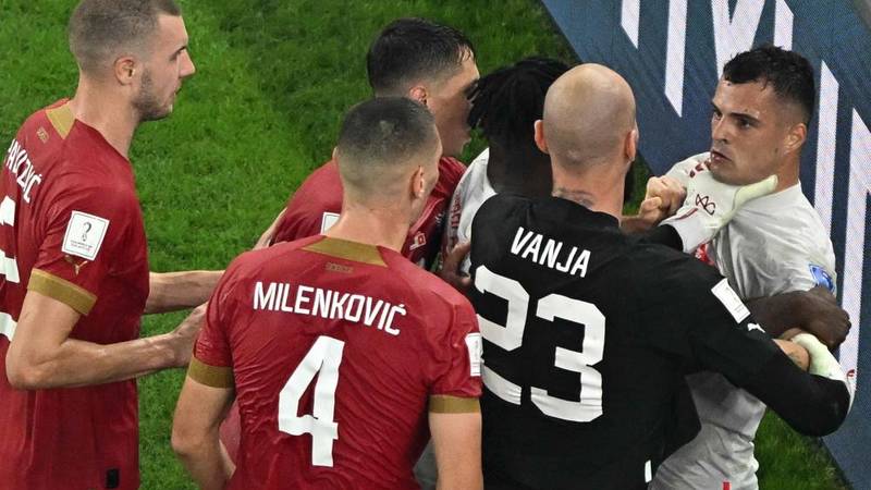 مونديال قطر.. فيفا يفتح تحقيقًا في عدة انتهاكات لمنتخب صربيا