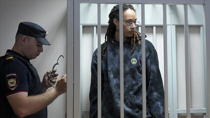 بجهود سعودية إماراتية.. إتمام صفقة تبادل سجناء بين موسكو وواشنطن