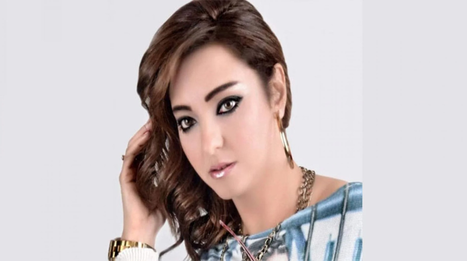 الفنانة عايدة غنيم تكشف تفاصيل مقتل والدتها على يد ابن الجيران