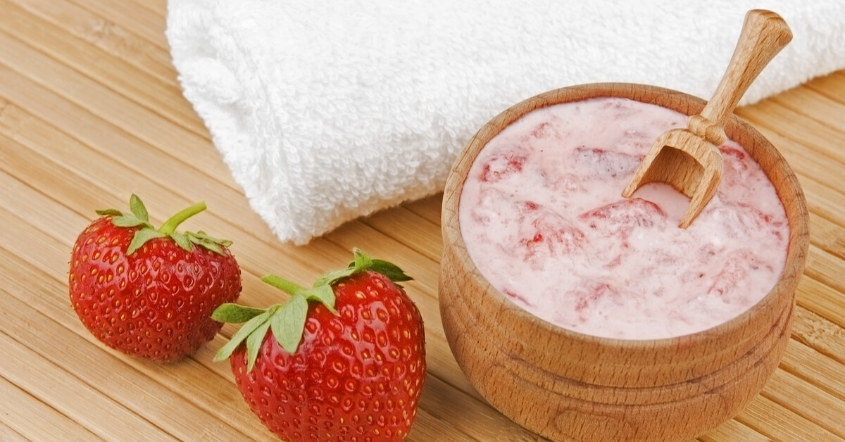 5 ماسكات من الفراولة لبشرة متوهّجة وصحية